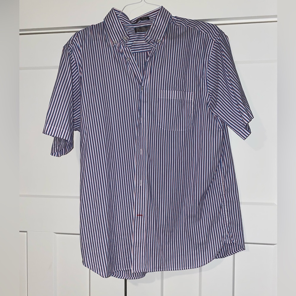 Short sleeve button down